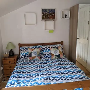 https://central-and-peaceful-room-with-your-own-bathroom.brighton-hotels-england.com